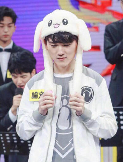 LPL夏季赛W2D1：Theniu首发对位Solokill，LGD挑战BLG