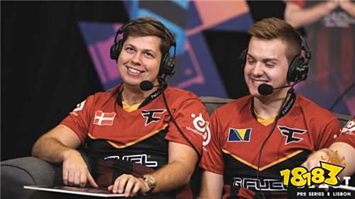 有什么问题让你给我 Team WE Ertahan？圣枪哥狼妈无限骑乘在 Anyone's Legend 上，并且握有三场比赛积分